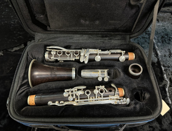 Leblanc Serenade Bb Grenadilla Clarinet with Silver Keys, Serial #2286 – Lightly Played Store Model